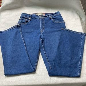 Levi’s Women’s 550 Classic Relaxed Boot Cut Jeans size 10M - used